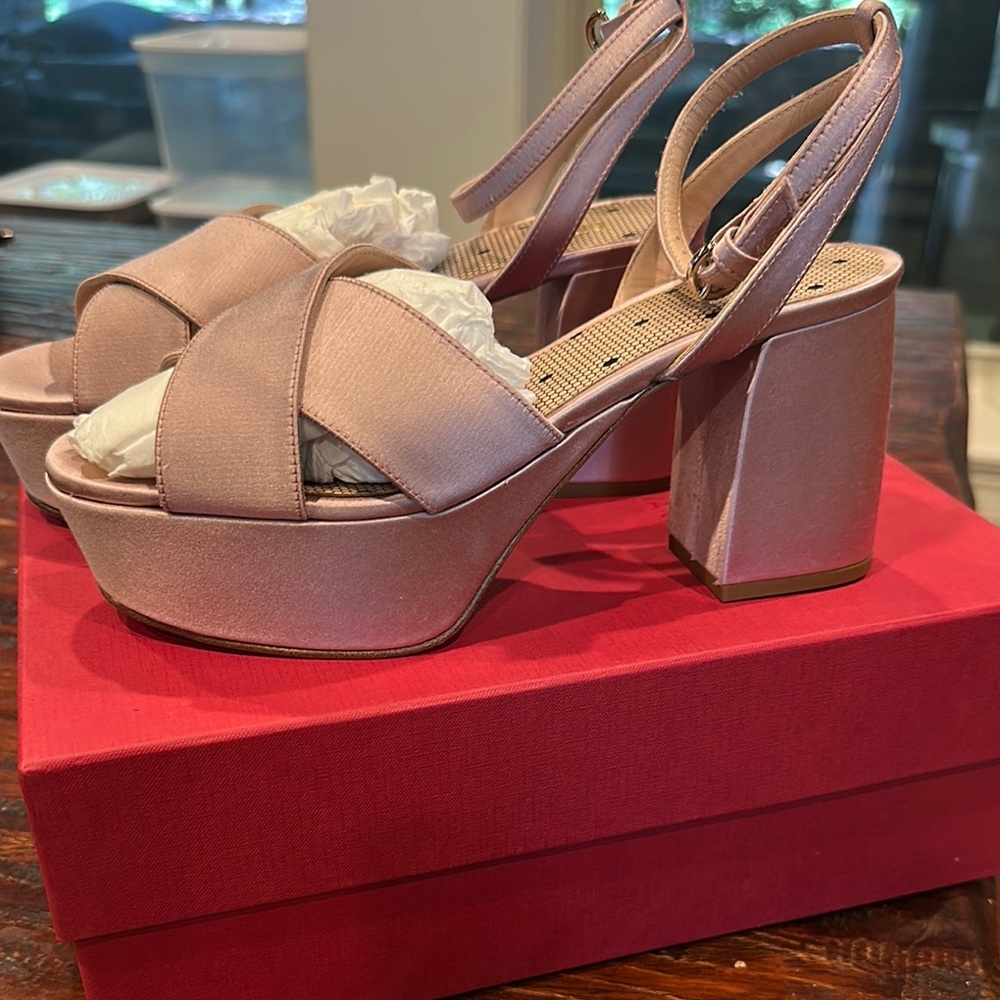 Like new Red Valentino pink Platform Sandals
